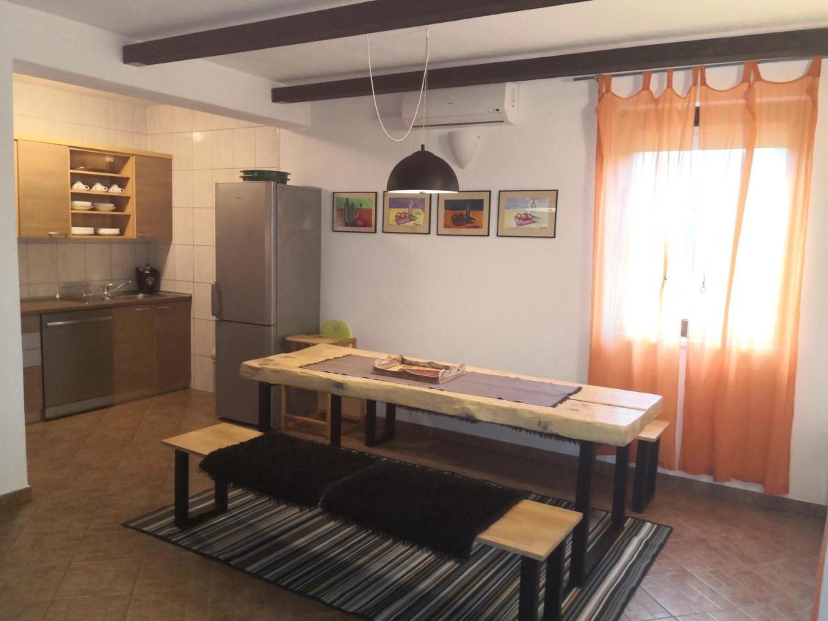 Mila Holiday Home Lohovo Luaran gambar