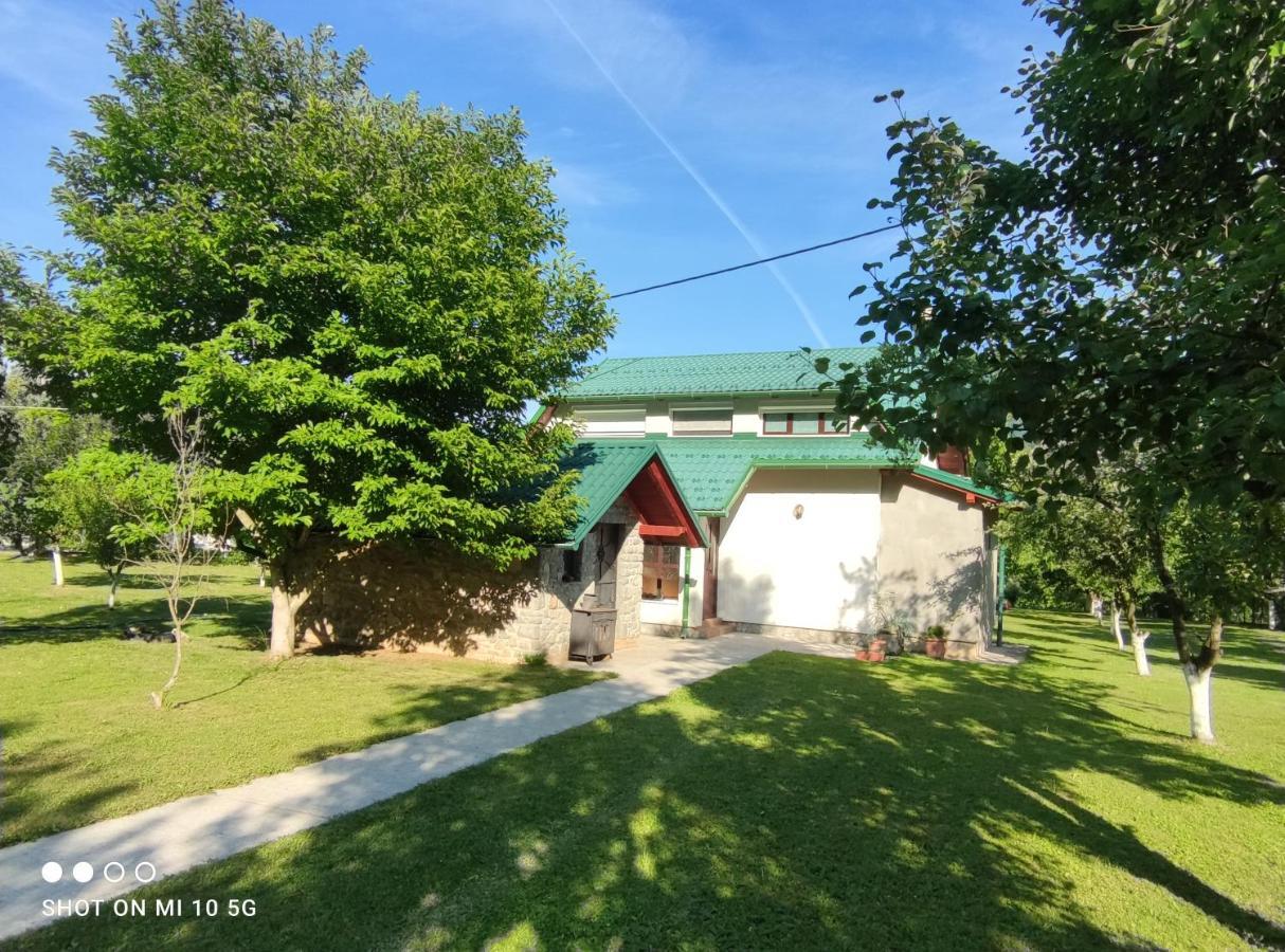 Mila Holiday Home Lohovo Luaran gambar