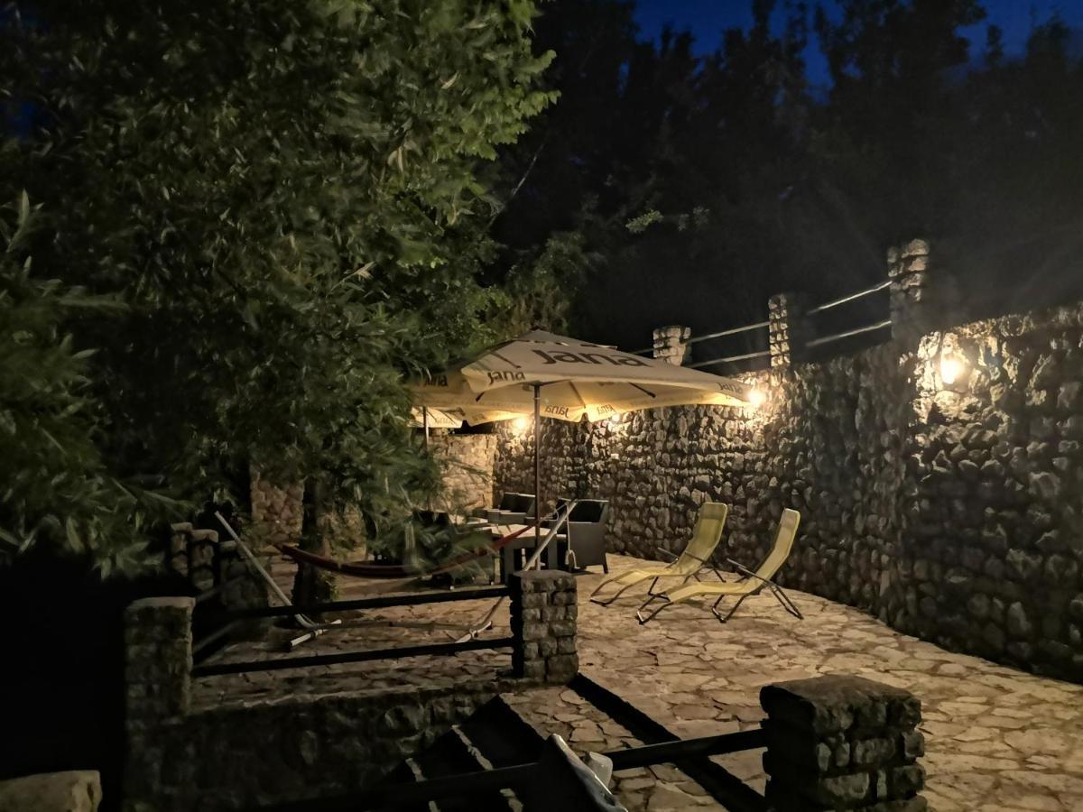 Mila Holiday Home Lohovo Luaran gambar