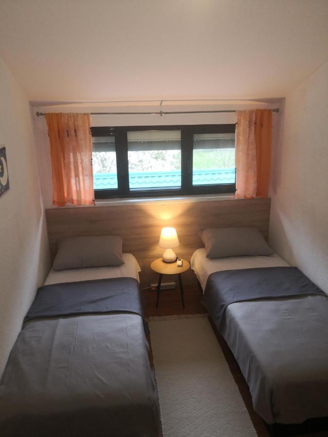 Mila Holiday Home Lohovo Luaran gambar