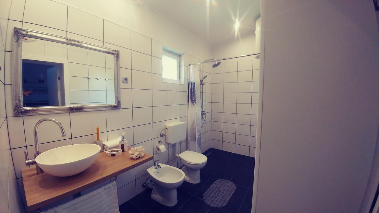 Mila Holiday Home Lohovo Luaran gambar